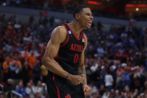 Kansas vs. Creighton odds, picks, TV channel: Expert predictions .